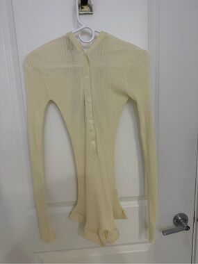 Mugler Off-White Knit buttoned bodyshort size XS